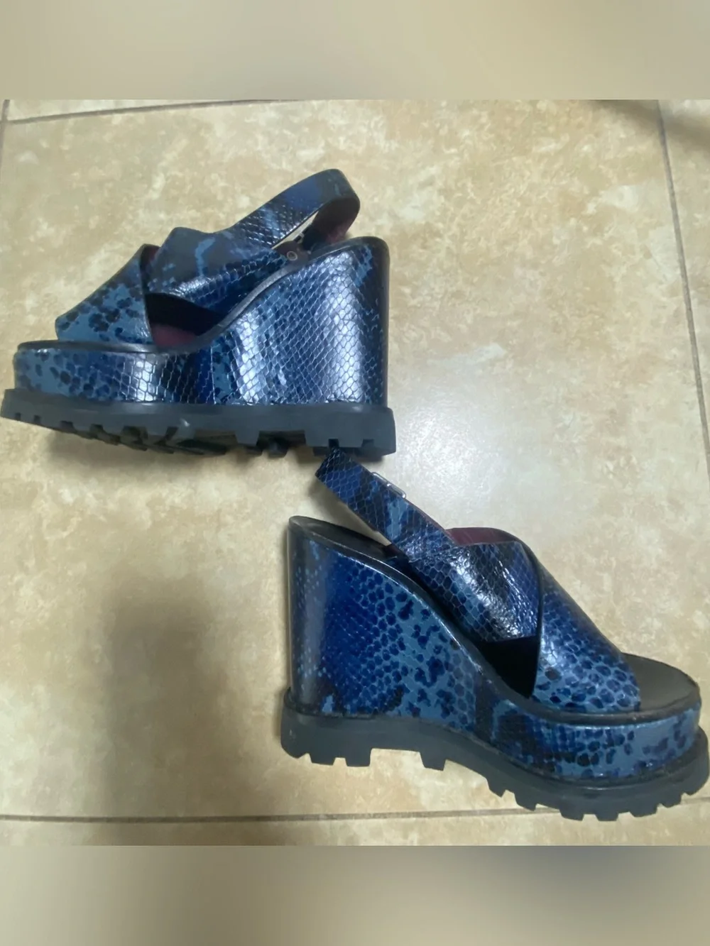 Marc by Marc Jacob Blue & Black Snake Print Lug Wedge Sandals Size 36 5.5